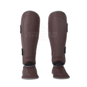 Espinillera de Diseño Ligero y Ajuste Confiable con Cierre Seguro e Interior Suave - Product Image 4