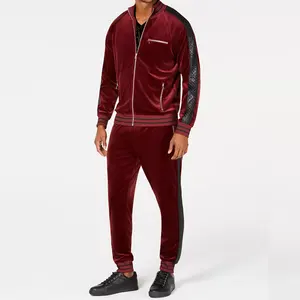 红色丝绒定制品牌运动服男士厂家奢华两件套保暖透气运动服男士