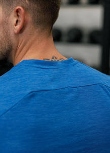 Camiseta Deportiva para Hombre, 100% Poliéster, Ajuste Regular, Detalles de Cinta Personalizados, Talla Grande, Transpirable, Ajuste Muscular - Product Image 4