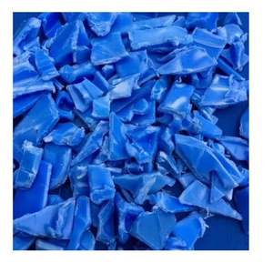 Tambours en HDPE bleus granules de ferraille en plastique à partir de déchets industriels naturels rebroyés flocons dans des bouteilles en plastique - Product Image 5