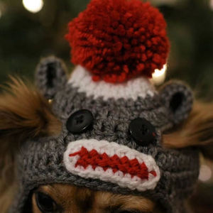 Venta al por mayor directa de fábrica: Gorro de ganchillo gris para mascotas, hecho a mano, para perros y gatos, uso diario, para deportes y pesca, estilo de personaje. - Product Image 2