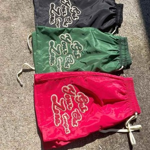 Short de plage d'été en chenille brodé sur mesure pour hommes, matériau en nylon anti-rides pour la natation en salle de sport - Product Image 2