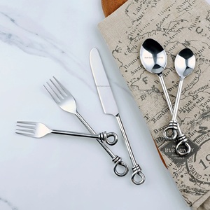 Juego de Cubiertos de Metal Royal Look con mango largo de esmalte negro para el hogar y el Hotel Juego de cubiertos para comer - Product Image 6