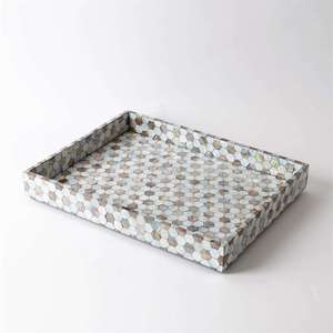 Bandeja de Servicio de Resina Negra Natural con Incrustaciones de Hueso, Diseño Moderno y Calidad Superior, Hecha a Mano, para Hogar, Restaurantes y Hoteles, Tamaño Personalizado - Product Image 4