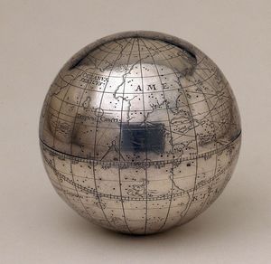 Globe de bureau métallique avec cadre doré et pierre précieuse en fer océanique noir - Product Image 3