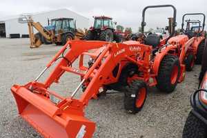 2025 KUBOTA L3302HST 4WD Mini Tracteur 70/90/100HP Diesel Massey Ferguson Moteur 4x4 Type D'entraînement - Product Image 3