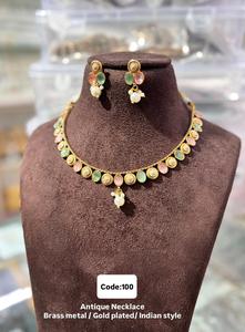 Ensemble collier et boucles d'oreilles antiques indiennes de qualité supérieure Bijoux de mariée luxueux pour les fêtes maintenant en demande dans le monde entier - Product Image 3