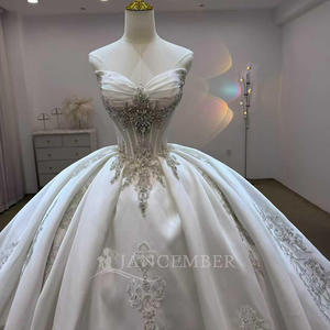 Vestido de Novia de Encaje con Flores y Cristales, Estilo Princesa Moderna, para JJ125, con Cola de Capilla, Largo hasta el Suelo - Product Image 4