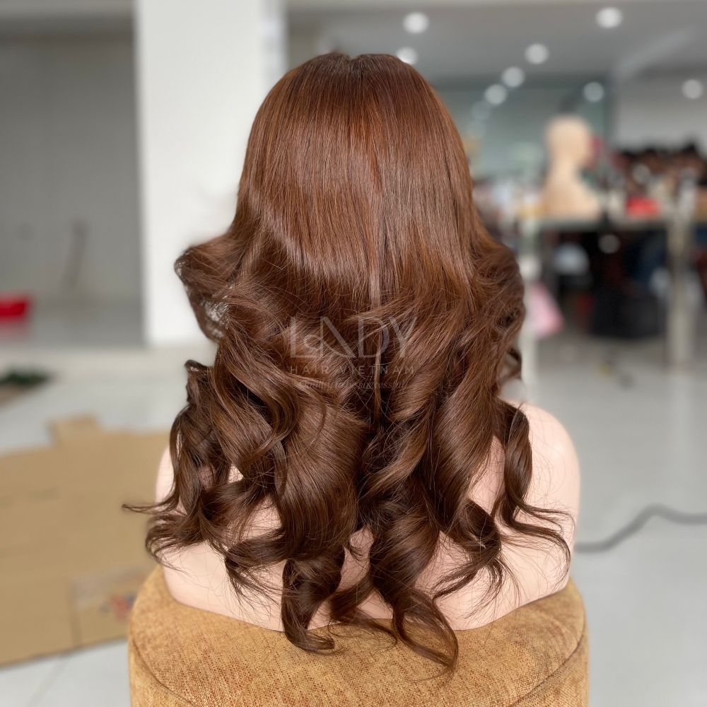 สีน้ำตาล