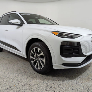 Audi Q6 E-tron Premium Plus 2025 Seminuevo en Excelente Estado - Product Image 1