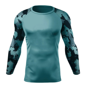 Meilleures ventes - Prix très bas - Rashguard en toile respirante et écologique entièrement personnalisé pour hommes - Compression - Product Image 1