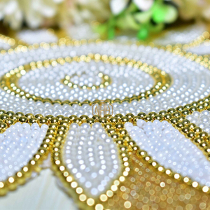 Mantel Individual de lujo hecho a mano antideslizante tradicional con cuentas de perlas de oro blanco para decoración de boda tamaño y forma personalizables - Product Image 6