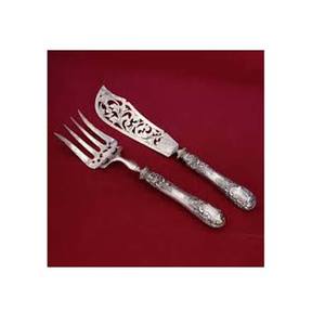 Elegante diseño real de acero inoxidable pulido plateado con diseño de corte en relieve y láser Cubiertos de cocina con mango martillado - Product Image 1