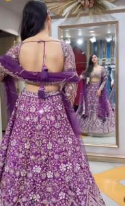 Designer élégant Lehenga Choli avec séquence de broderie et design de codding parfait pour les mariages, les festivals et les célébrations - Product Image 3