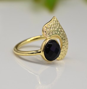 แหวนเงินแท้ 925 ประดับพลอยออนิกซ์สีดำธรรมชาติทรงโดมขนาด 7 มม. ดีไซน์ลายจุด ชุบทอง 18k สำหรับงานแต่งงาน แหวนนิรันดร์สำหรับผู้หญิง - Product Image 3