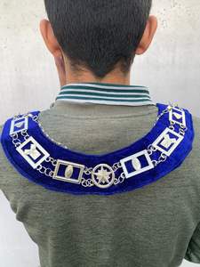 DELANTAL MAESTRO PASADO CASA AZUL CON COLLAR Y JOYA - Product Image 6