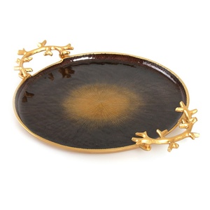 Assiette décorative en métal blanc avec bord doré plat de service élégant plateau en forme de feuille élégant décoration de la maison de luxe - Product Image 6