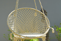 Balançoire suspendue en corde de coton écologique faite à la main en macramé Boho moderne pour l'extérieur pour la maison et le patio