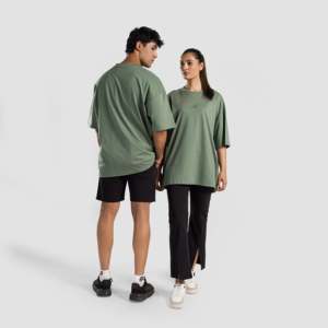 Camiseta de Algodón 100% Verde Oversize para Hombre, Diseño Liso con Estampado Serigrafiado, Modelo con Número Impreso, Tejido Jersey - Product Image 1