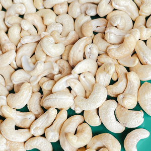 Vente en gros de noix de cajou de haute qualité W240 noix de cajou Kaju Badam 1kg exportées vers l'Asie, l'UE, le Moyen-Orient de Santigo - Product Image 1