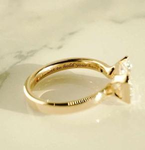 Gracieuse Radiant Cut Moissanite Bague de Fiançailles 2.53ct Lunette Set Design Élégant Bande De Mariage Bijoux pour Femmes En Gros - Product Image 2