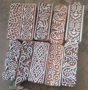 Blocs d'impression en bois sur mesure au henné et textile disponibles en tailles et designs assortis pour la revente - Product Image 6