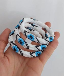 Pulsera hecha a mano personalizada para mujer con cuentas de cristal únicas y perlas último diseño de joyería de moda para compradores a granel - Product Image 3