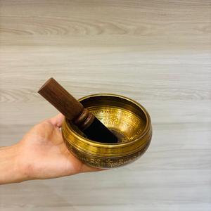 Bol chantant de style traditionnel en Bronze tibétain à haute résonance pour les professionnels de la santé holistiques Produit artisanal en métal - Product Image 5