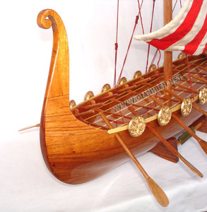 Modèle de bateau artisanal en bois d'acacia DRAKKAR VIKINGG - Cadeau d'affaires, style nautique, peint, 60x20x65cm, origine Vietnam - Product Image 4