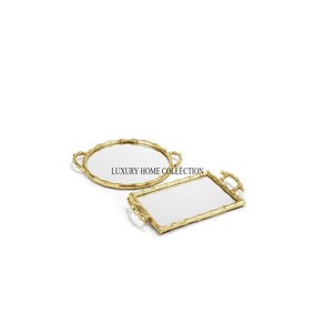Gran bandeja de espejo de vidrio de metal de primera calidad con detalles elegantes para un estilo sofisticado para el hogar y un servicio funcional - Product Image 1