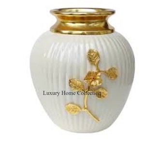 Nuevo soporte de exhibición de flores decorativas para el hogar y macetas, jarrón duradero de Metal de Color blanco y dorado para decoración de balcón de proveedor indio - Product Image 1