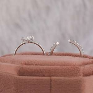 Marquise Cut Lab Grown Diamond Solitaire Bague de fiançailles Set Round Cut Dainty Diamond Band Ring avec certificat - Product Image 3