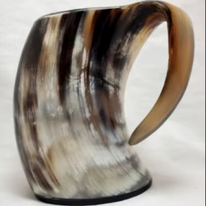 TANKARD DE CORNE À BOIRE DE VIKING FABRIQUÉ À LA MAIN ORIGINAL POUR TASSE DE BIÈRE Tasse de corne à boire Viking originale pour l'occasion de Noël - Product Image 1