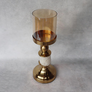 Bougeoir en métal élégant pour un décor sophistiqué Bougeoir en métal élégant pour une ambiance moderne - Product Image 1