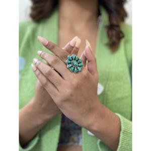 Bague ajustable artisanale en turquoise émeraude de la Vallée du Sud-Ouest et argent sterling, avec technologie d'incrustation à sertissage clos, idéale pour un cadeau - Product Image 5