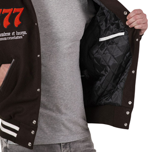 Veste universitaire unisexe en laine avec manches en cuir, fermeture éclair sur le devant, patchwork, style bomber de baseball, doublure matelassée, pour équipe - Product Image 6