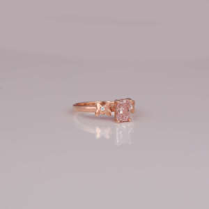 Bague de fiançailles à la mode plaquée or rose 14 carats coupe rayonnante diamant cultivé en laboratoire classique conception personnalisée bagues fines certifiées IGI - Product Image 6
