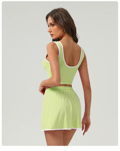 Atmungsaktives Spandex/Polyester Ärmelloses Schnelltrocknendes Damen-Tennisoutfit Freizeitkleidung 2-teilig V-Ausschnitt Weste Shorts Sport-Trikot - Product Image 3