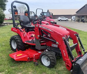 Mini tracteur à roues compact Massey Ferguson GC1715, qualité supérieure, performance durable, livraison rapide disponible dès maintenant - Product Image 4
