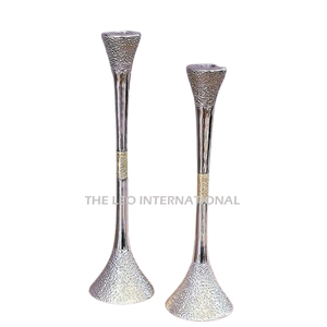 Lot de 2 bougeoirs plaqués argent, aluminium, métal, luxe, maison, hôtel, éclairage, décoration - Product Image 2