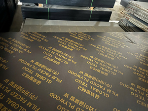 แผ่นไม้อัดเมเปิ้ลหนา13มม. เป็นมิตรกับสิ่งแวดล้อมทันสมัยทนทานในร่มโครงการเฟอร์นิเจอร์ในครัว - Product Image 5