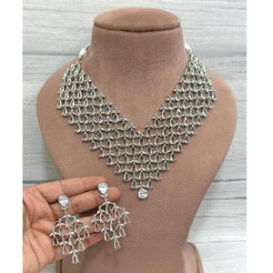 Conjunto de collar con acabado plateado CZ elegante de alta calidad glamuroso con pendientes para boda, ropa de fiesta de compromiso para mujer - Product Image 1