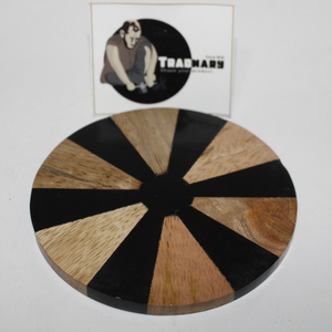 Posavasos de resina de madera, patrón de rueda, recubridor para taza, posavasos de resina, juego de alfombrillas, accesorios de mesa de Tradnary Pvt Ltd - Product Image 1