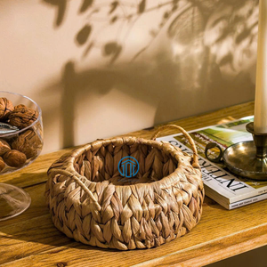 Panier à bol tissé en jacinthe d'eau naturelle pour cuisine, salle à manger et salon pour organisateur de vêtements - Product Image 1