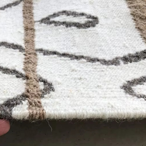 Directo de fábrica, alfombra Dhurrie lujosa ligera de yute y lana tejida a mano de estilo marroquí, uso interior moderno - Product Image 1