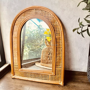 Espejo Decorativo Arqueado de Mimbre Rústico Hecho a Mano de Alta Calidad - Product Image 1