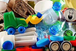 Achetez des bouteilles en plastique PET recyclé de qualité supérieure en stock à prix avantageux pour les commandes en gros, meilleur prix garanti, livraison rapide, en vente - Product Image 5