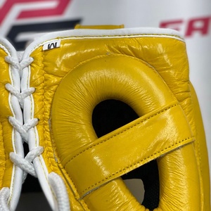 Nouvel ensemble de boxe FLY jaune pour l'entraînement : Gants de boxe, protège-guêtres, casque en cuir véritable absorbant les chocs - Product Image 6