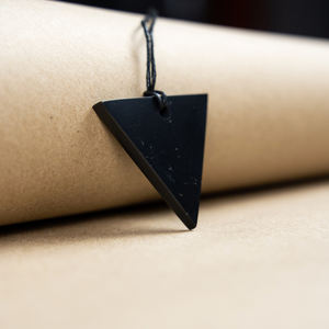 Colgante de Shungita Triángulo Femenino 1.6*1.8 pulgadas (40*45 mm) - Product Image 3