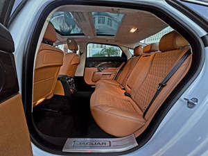 Increíble Jaguar XJ-Series XJL Supercharged RWD 2019 Usado en Perfectas Condiciones, con Poco Kilometraje, en Existencia, Ofrecido a una Fantástica Oferta - Product Image 4